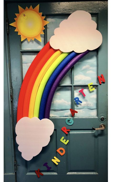 Rainbow door Preschool Classroom Themes, Soft Board Decoration, Rainbow Door, Rainbow Classroom, All Black Dresses, Computer Basics, Board Decoration, Rainbow Theme, Rainbow Party