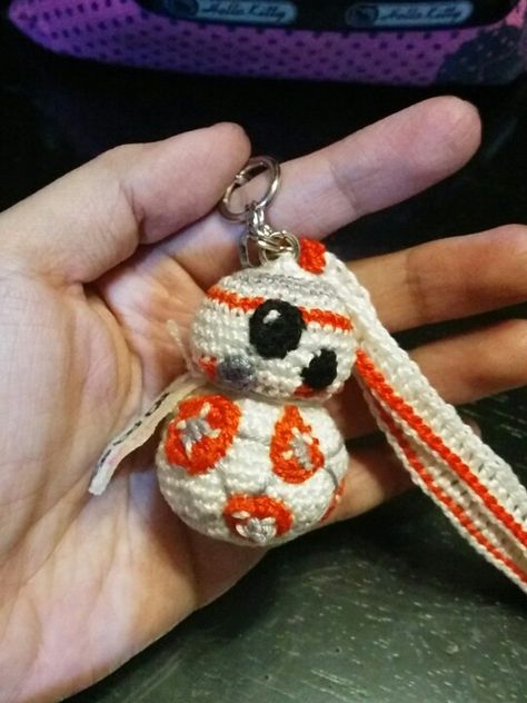 BB8 mini amigurumi doll.. #starwars #BB8 Ring Crochet, Star Wars Crochet, Crochet Keychains, Mini Amigurumi, Keychain Crochet, Crochet Keychain, Amigurumi Doll, Key Ring, Keychains