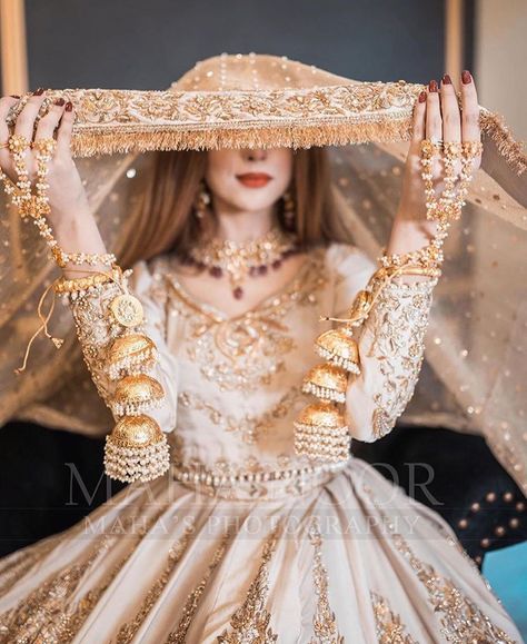 Styled in Pakistan on Instagram: “Love this champagne gold bridal✨  Designer: @emabofficial  Makeup: @sadaffarhanofficial  Photography: @mahasphotographyofficial  Muse:…” Kalire Designs, Nikah Dresses, Nikah Dress, Pakistani Bridal Makeup, Desi Wedding Dresses, Asian Bridal Dresses, Bride Photoshoot, Bridal Dresses Pakistan, Pakistani Wedding Outfits