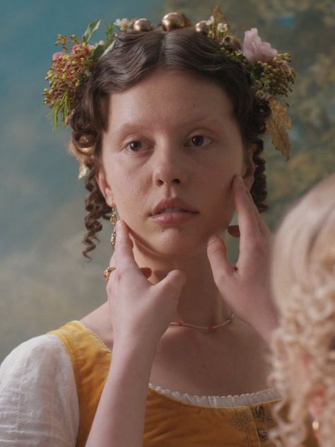 Mia Goth and Anya Taylor-Joy in Emma. - 2020 Emma Costumes, Harriet Smith, Emma 2020, Emma. 2020, Mia Goth, Anya Taylor Joy, Art Masters, Musical Movies, Iconic Women