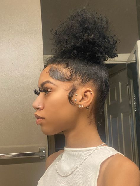 Edges Hair, Braided Ponytail Hairstyles, Curly Hair Styles Easy, Natural Curls Hairstyles, Hair Ponytail, Slick Hairstyles, Hair Ponytail Styles, Curly Girl Hairstyles, Afro Hair