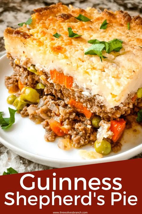 Shepards Pie Recipe, Recipe Ground Beef, Cottage Pie Recipe, Hp Sauce, Ground Beef Casserole Recipes, Irish Beef, Recipes With Ground Beef, Mash Recipe, Cooking With Beer