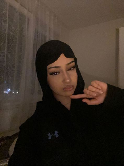 Arab Girl, Selfie Cute, Instagram Profile, Lips, Instagram Photos, On Instagram, Instagram, Black