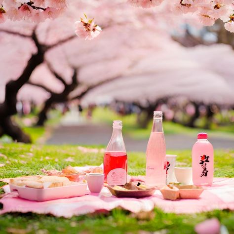 Mount Yoshino, Shinjuku Gyoen National Garden, Cherry Blossoms In Japan, Shinjuku Gyoen, Cloud Mountain, Cherry Blossom Japan, Healthy Food Menu, Cherry Trees, Cherry Blossom Festival