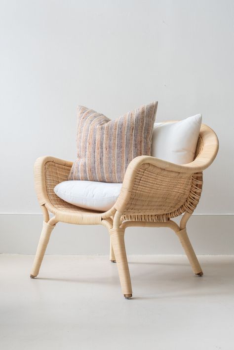 Madame Chair Elegant Lounge, Nanna Ditzel, Greek Decor, Easy Backdrops, Iconic Furniture, Soft Feminine, Rattan Chair, Rattan Furniture, Chair Style