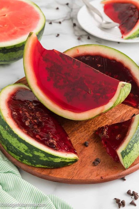 Grab a watermelon and some watermelon flavored Jell-O and make this fun summer treat! This Watermelon jello recipe is the perfect summer treat for the kids and it is super easy to make, with only 3 ingredients! I haven't met a kid yet who doesn't love enjoying jello watermelon slices on a sunny summer day! Watermelon Jello Shots, Boston Cream Pie Recipe, Watermelon Jello, Chocolate Cake Mix Cookies, Seed Salad, Easy To Make Cookies, Jello Shot Recipes, Jello Mold, Watermelon Rind