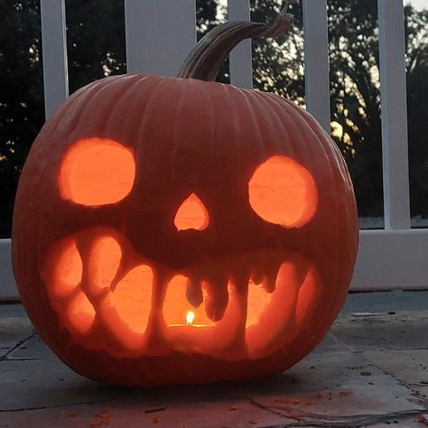 pumpkin pumpkin Pumkin Decorate Ideas Scary, Curve Pumpkin Ideas, Pumpkin Carving Sculptures, Album Cover Pumpkin Carving, Craving Pumkins Ideas, Jackolantern Ideas Simple, Baddie Pumpkin Carving Ideas, Easy Cool Pumpkin Carving, Bug Pumpkin Carving