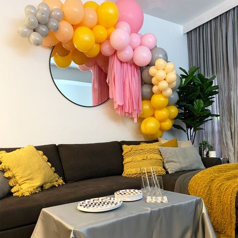 Balloon Garland With Fringe Backdrop, Balloon Arch With Fringe Backdrop, Balloon Garland With Fringe, Fringe Balloons, Balloon Garland On Wall, Gold Fringe Backdrop With Balloons, Giant Balloons With Tassels, Jumbo Balloons With Tassels, Baloon Garland