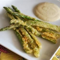 Asparagus Tempura, Fried Asparagus, Garlic Shrimp Scampi, Fake Ginger, Tempura Recipe, Tempura Batter, Asparagus Fries, Fried Vegetables, Veggie Side Dishes