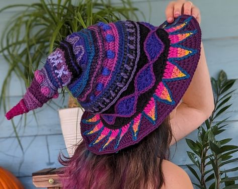 Crochet Which Hat, Colorama Halo Crochet Patterns, Whimsigoth Knitting, Crochet Costume Women, 2 Hour Crochet Projects, Witches Hat Crochet, Crochet Witch Hat Pattern Free, Crochet Art Ideas, Witchy Crochet Patterns Free