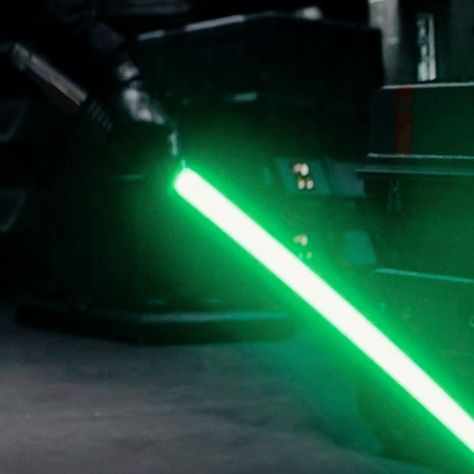 Green Jedi Aesthetic, Lightsabers Aesthetic, Green Lightsaber Aesthetic, Luke Skywalker Aesthetic, Luke Skywalker Icon, Darth Caedus, Starwars Oc, Jedi Aesthetic, Skywalker Aesthetic