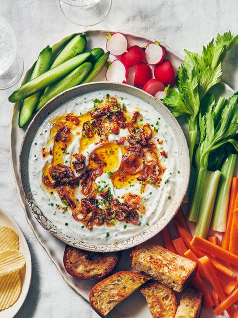 March Madness Food Ideas, March Madness Food, Vegetarian Snack, Greek Yogurt Dips, Tzatziki Recipes, Crispy Shallots, Chilli Recipes, Healthy Dips, Yogurt Dip