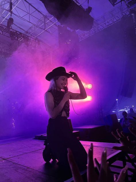 Phoebe Bridgers Smiling, Phoebe Bridgers Purple, Phoebe Bridgers Skeleton, Phoebe Bridgers Wallpaper, Phoebe Bridgers Concert, Concert Wall, Phoebe Bridgers, I Have A Crush, Having A Crush