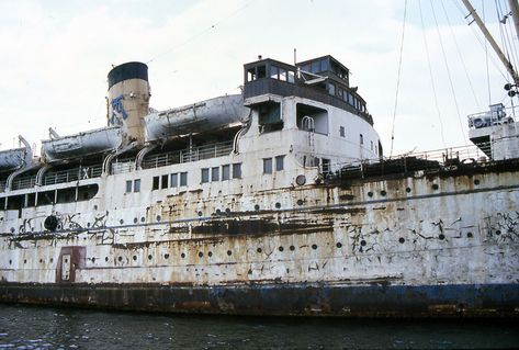 Hellas_close-up Ship Wrecks, Ship Breaking, Abandoned Ships, Train Wreck, Cruise Ships, Shipwreck, Cargo Liner, Nautical Theme, Cruise Ship