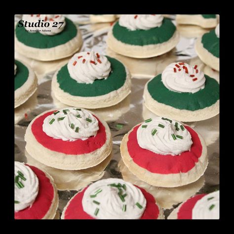 DIY Faux Christmas Cookies Diy Faux Cupcakes, How To Make Faux Cookies, Fake Bake Cookies Diy, Faux Christmas Cookies Diy, Faux Peppermint Candy Diy, Fake Bake Christmas Ornaments, Faux Desserts Diy, Fake Desserts Props Diy, Fake Bake Diy Christmas