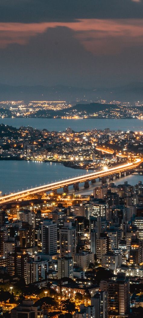 Florianópolis, Santa Catarina, Brasil Buildings Photography, Urban Photography, Urban Landscape, City Lights, San Francisco Skyline, Rio De Janeiro, Airplane View, Bucket List, Brazil