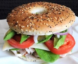 Avocado Bagel, Sandwich Chicken, Bagel Thins, Salsa Yogurt, Tasty Meat, Bagel Sandwich, Havarti, Chapati, Idee Pasto Sano