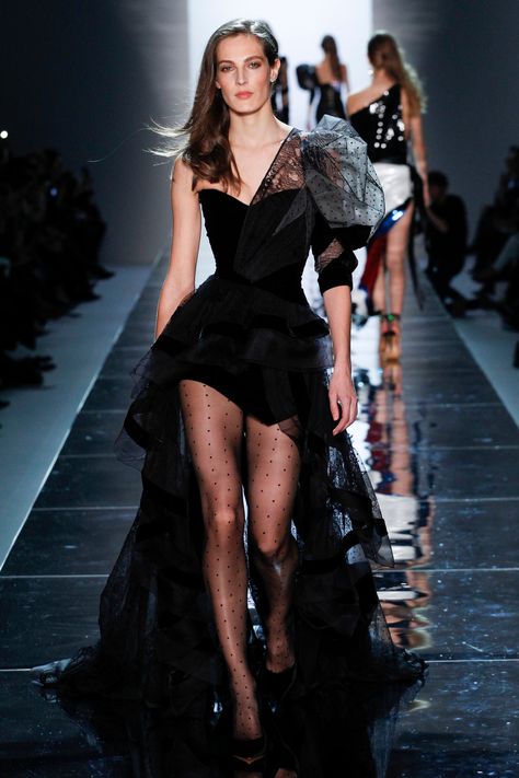 Black Dress Couture, Fashion Week Dresses, Dress Couture, Collection Couture, Spring Couture, Alexandre Vauthier, Fashion Week Runway, Red Carpet Dresses, Fall Fashion Outfits