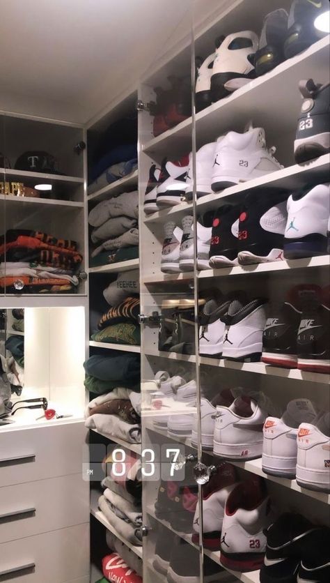 Need my closet like this Sneakerhead Room, Hypebeast Room, Shoe Room, Skor Sneakers, Closet Goals, Room Design Bedroom, Dream Room Inspiration, Swag Shoes, Room Inspiration Bedroom