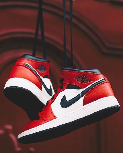 Nike Jordan Air 1, Jordan 1 Mid Chicago Black Toe, Jordans 1 High, Air Jordan 1 Mid Chicago, Jordans Aesthetic, Jordan 1 Mid Chicago, Red Nike Shoes, Jordans 1, Sneakers Wallpaper