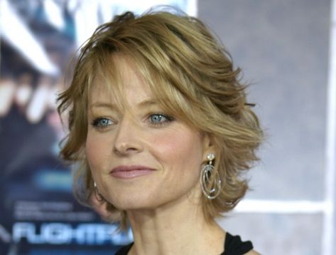 Hairstyle With Layers, Jodi Foster, Medium Length Hairstyle, Messy Short Hair, Dark Blonde Hair, Jodie Foster, Hairstyles Over 50, Hair Shop, Hollywood Star