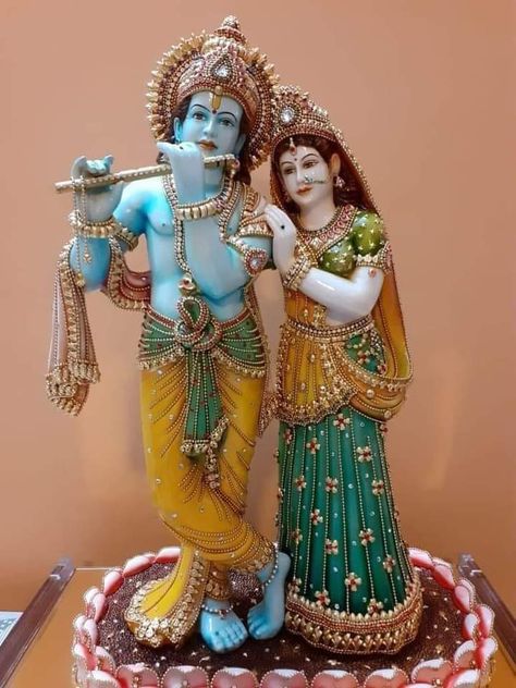 Krishna Pagdi, Radha Krishna Murti, Krishna Murti, V Tattoo, Rangoli Diwali, Diwali Ideas, Shree Radha, Krishna Gif, God Idols