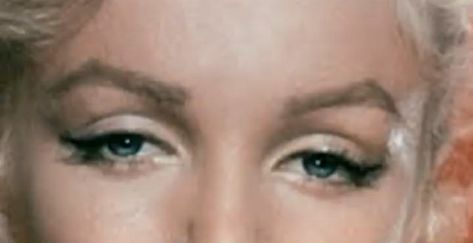 Marilyn Monroe Eyelashes, Marilyn Monroe Eyebrows, Marilyn Eye Makeup, Marylin Monroe Eye Makeup, Marilyn Monroe Siren Eyes, Droopy Eyes Aesthetic, Marilyn Monroe Eye Makeup, Marilyn Monroe Eyeliner, Marilyn Monroe Eyes