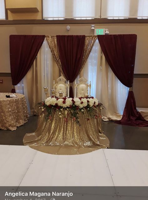 Burgundy And Gold Quinceanera Theme Decorations, Quince Decorations Burgundy And Rose Gold, Red Wine Quinceanera Decorations, Burgundy Backdrop, Quince Main Table Ideas Burgundy, Red Quince Main Table, Main Table Quinceanera Red And Gold, Burgundy Gold Backdrop, Maroon Quinceanera Dresses