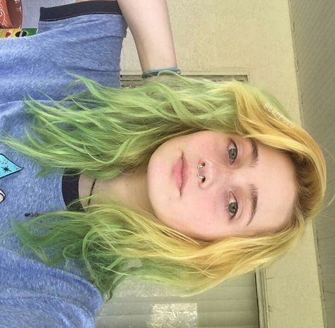 Color Melt, Dye Hair, Green Ombre, Dye My Hair, Ombre Color, Hair Inspo Color, Cool Hair Color, Yellow And Green, Green Hair