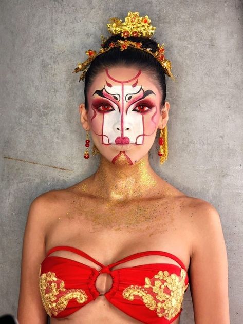 Chinese New Year Face Painting, Geisha Makeup Halloween, Chinese Halloween Costume, Maiko Makeup, Ninja Makeup, Cinema Makeup, Warrior Makeup, Dragon Makeup, Circus Makeup