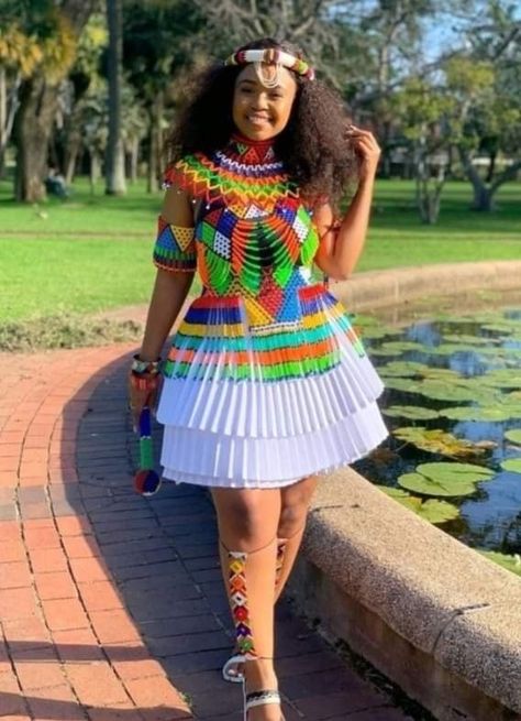 Traditional Attire African, South African Dresses, Zulu Traditional Wedding Dresses, Zulu Traditional Attire, Headwrap Styles, South African Traditional Dresses, Zulu Women, African Traditional Wear, Traditional African Clothing