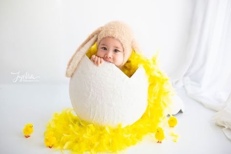 PAPER MACHE PLASTER EGG DIY Easter Baby Photo Shoot Prop Tutorial |BABY PHOTOGRAPHY VLOG| Easter Baby Photos, Easter Mini Session, Diy Photography Props, Easter Eggs Kids, Photo Props Diy, 1 Year Baby, Easter Photoshoot, Mini Photo Sessions, Baby Photo Shoot