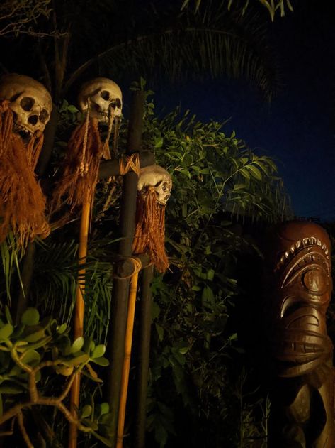 Spooky Jungle Decorations, Spooky Island Party Ideas, Haunted Tiki Bar, Dark Tiki Aesthetic, Spooky Island Aesthetic, Spooky Tiki Party, Haunted Tiki Party, Spooky Island Scooby Doo Party, Scooby Doo Spooky Island Party