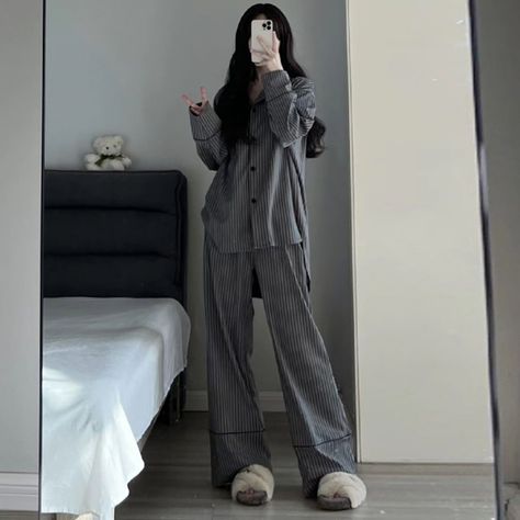 Striped Pajama Set Women Long Sleeve Pants Soft Sleepwear Casual Homewear Pjs Outfits Korean, Black Pijama Aesthetic, Sleepwear Korean Style, Long Pyjama Set, Korean Pyjamas Outfit, Hospital Patient Outfit, Pjs Korean, Black Pajamas Aesthetic, Tomboy Pajamas