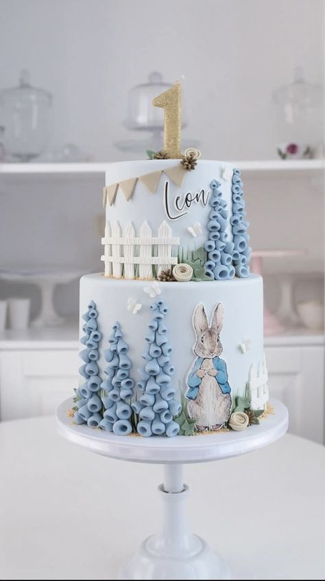 One Year Birthday Cake, Barnyard Cake, Peter Rabbit Cake, Duck Cake, Peter Rabbit Birthday, Pastel Baby Shower, Peter Rabbit Party, Rabbit Cake, 100 Day Celebration