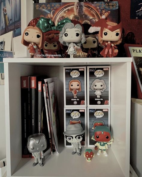 Funko Pop Display Ideas Aesthetic, Funko Pop Bookshelf, Marvel Bedroom Aesthetic, Funko Pop Room, Marvel Funko Pop, Funko Pop Shelf Aesthetic, Marvel Funko Pop Display, Avengers Funko Pop Display, Retro Room Aesthetic