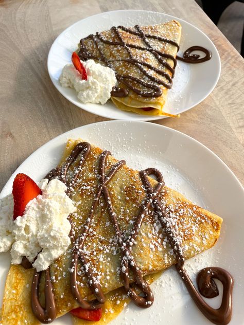 Crepes Aesthetic, Pancakes Crepes, Crepe Bar, Easy Party Food, Beignets, Food Obsession, Cafe Food, Interesting Food Recipes, Pretty Food