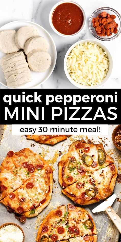 Personal Pizza Recipe, Mini Pizza Recipes, Individual Pizzas, Small Pizza, 30 Minute Meals Easy, Pizza Snacks, Make Your Own Pizza, Personal Pizza, Easy Homemade Pizza