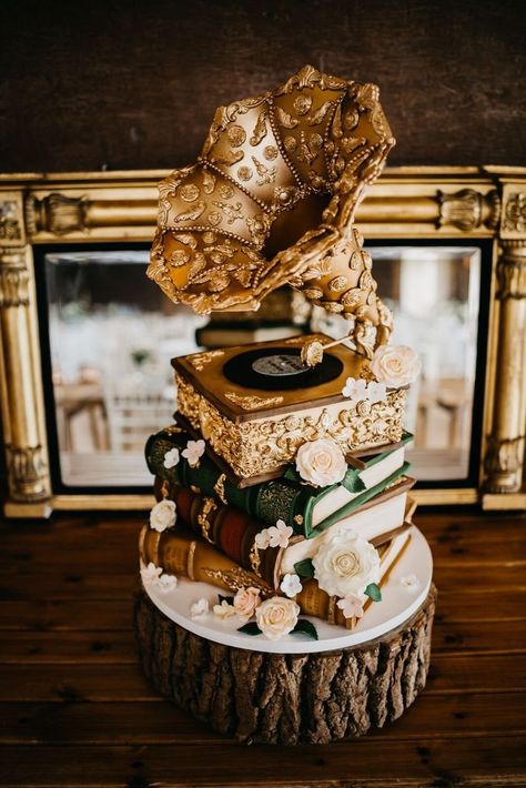 A 1920's Themed Wedding with a Peaky Blinders Twist! Wedding Cake Music, Music Themed Wedding Cake, Peaky Blinders Wedding Cake, 1940s Wedding Theme Old Hollywood, Peaky Blinders Wedding Theme, Music Wedding Cake, 1920s Wedding Cake, Music Wedding Cakes, 1920 Wedding