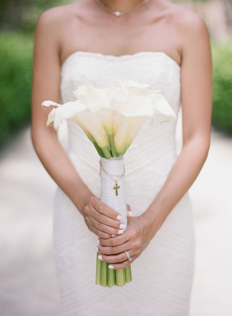 white lily wedding bouquet Calla Lillies Bouquet, Calla Lily Bridal Bouquet, Wedding Bucket, Lily Bridal Bouquet, Calla Lily Bouquet Wedding, Calla Lily Bridal, Calla Lily Flowers, Calla Lily Bouquet, Sedona Wedding