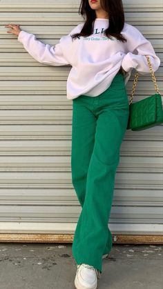 Green Pants Outfit, Green Jeans, Green Outfit, Green Pants, Fashion Mistakes, Outfit Combinations, Style Mistakes, 10 Pounds, Y2k Fashion