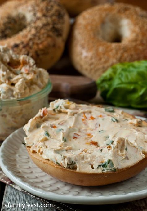 Basil Cream Cheese, Cream Cheese Spread Recipes, Bagel Spread, Flavored Cream Cheeses, Cheese Spread Recipes, Cream Cheese Spread, Sundried Tomato, Queso Dip, Cream Cheese Spreads