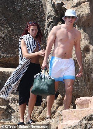 Dua Lipa and Callum Turner set pulses racing in sizzling PDA display Dua And Callum, Callum Turner Dua Lipa, Dua Lipa Callum Turner, Dua Lipa And Callum Turner, Brad Pitt Daughter, Leonardo Dicaprio Girlfriend, Singer Dr, Callum Turner, Take The High Road