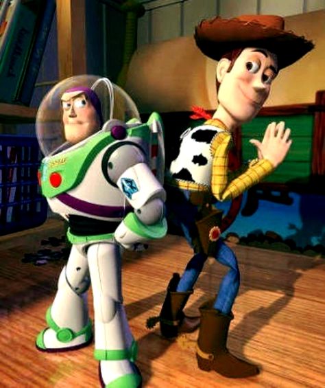 woody pride and buzz lightyear Easy Couples Costume Ideas, Classic Family Movies, Woody Pride, Movie Duos, Couples Costume Ideas, Easy Couples Costumes, Costume Ideas For Halloween, Disney Duos, Toy Story 1995