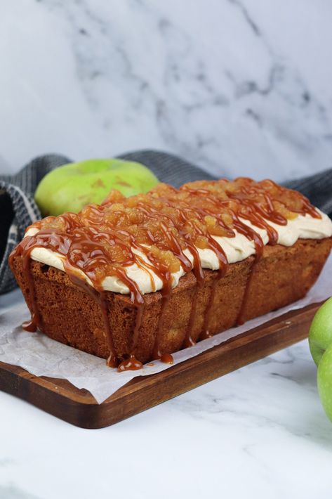 Caramel Apple Loaf Cake Mini Apple Loaf Cakes, Caramel Loaf Cake, Apple Loaf Cake, Caramel Apple Desserts, Apple Loaf, Butter Chicken Curry, Cake Recipes At Home, Slow Cooker Beef Stroganoff, Loaf Cake Recipes