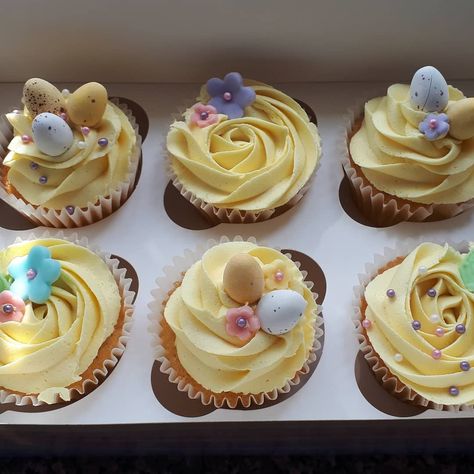 Easter Confections, Paas Cupcakes, Easter Bakes, Korean Meals, Easter Cupcakes Easy, Easter Aesthetic, Easter Bunny Cupcakes, Easter Cupcake, Easter Snacks