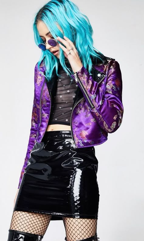 Synthwave Aesthetic Fashion, Spacepunk Outfit, Colorful Cyberpunk Fashion, Cyberpunk Outfit Women Neon, Seapunk Outfit, Purple Cyberpunk Outfit, Retrowave Outfit, Synthwave Outfit, Cyberpunk Fashion Neon