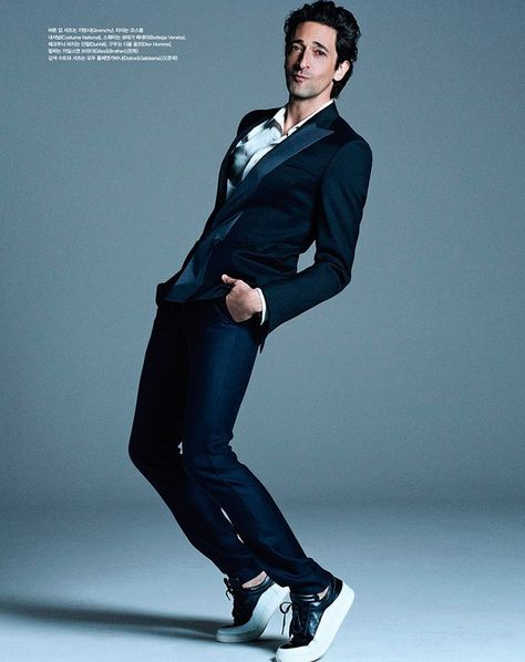 Adrien Brody for Vogue Korea by Michael Schwartz Adrien Brody, Sibling Poses, Vogue Men, Gq Style, Family Picture Outfits, Photography Posing Guide, Posing Guide, Famous Men, Vogue Korea