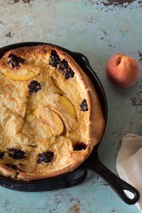 Blackberry Peach Dutch Baby. A puffy, golden oven pancake with berries and stone… Peach Dutch Baby, Oven Pancake, Blackberry Peach, Oven Pancakes, Fruit Recipes Healthy, Brunch Inspiration, Blackberry Recipes, Best Vegetarian Recipes, Dutch Baby