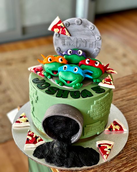 Shell-ebrate good times with this totally rad TMNT cake! Cowabunga! Tmnt Cake Birthdays, Ninja Turtle Birthday Cake, Tmnt Cake, 5th Birthday Cake, Ninja Turtle Birthday, Turtle Birthday, Ninja Turtle, Boys Birthday, Boy Birthday Party